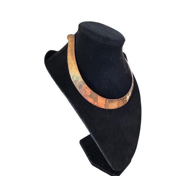 Vintage Hammered Brass Torque Collar Necklace Made in India Gold Tone Choker - Picture 2 of 6